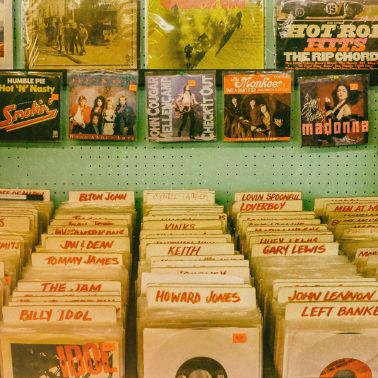 10 Songs That Feel Like&nbsp;Autumn